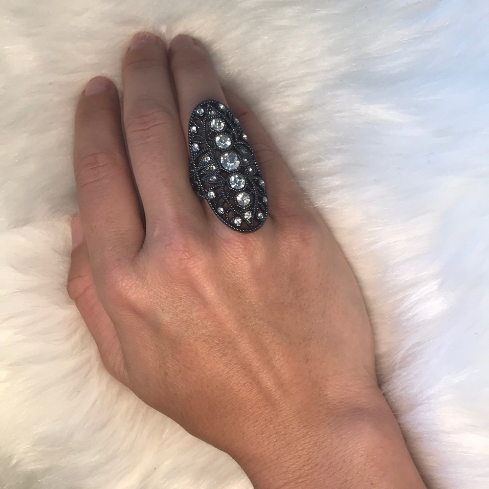 BCBG statement ring - Picture 2 of 4